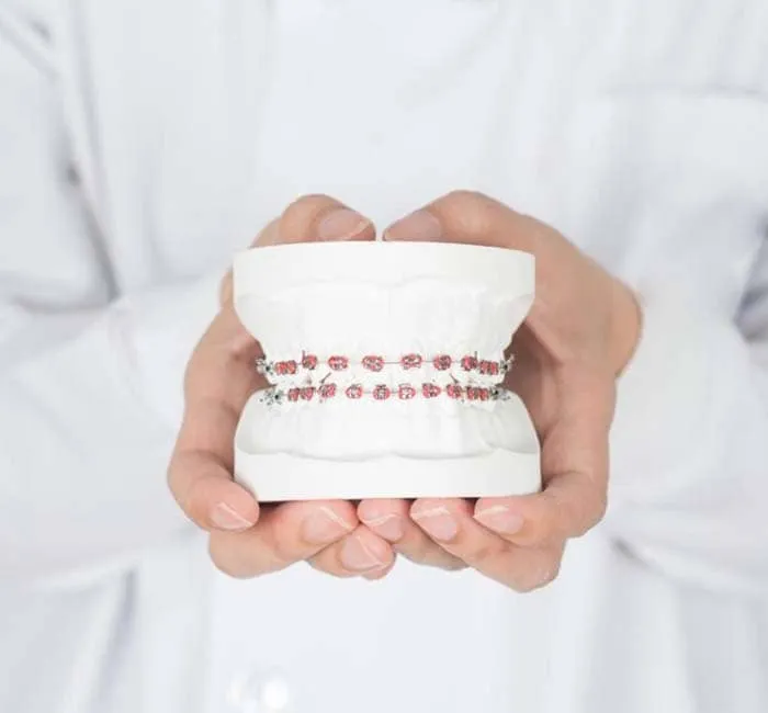 بهترین سن برای ایمپلنت دندان چه سنی است؟